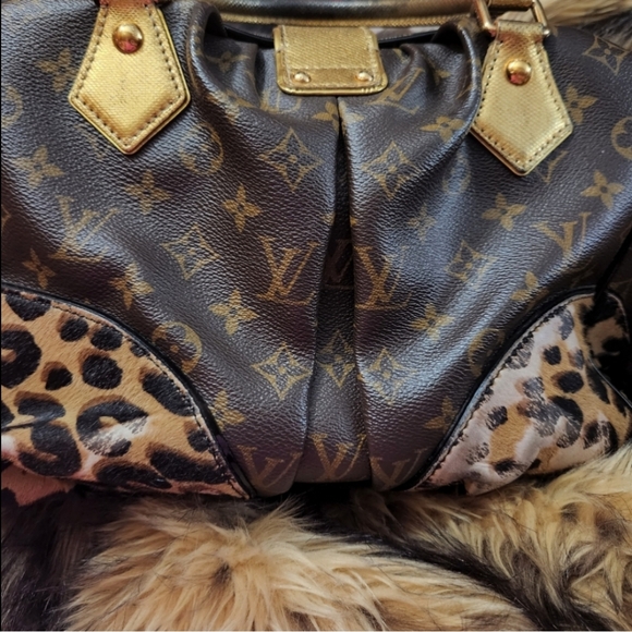 A Collector’s Dream! Limited Edition Louis Vuitton Rare tribute exotic bag fur - Picture 10 of 16